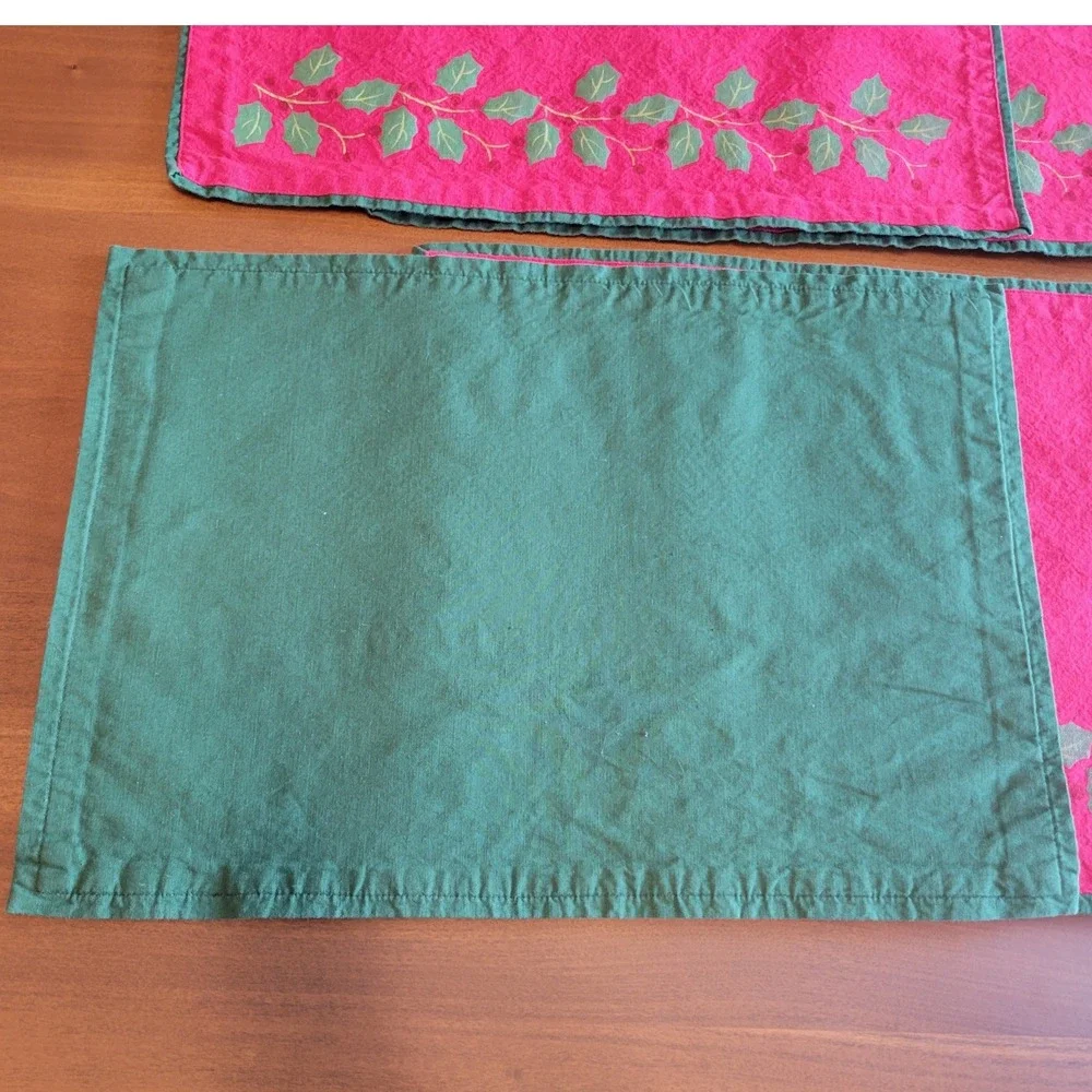 Christmas Holly Berry Red Green Reversible Cotton Placemats Set of 8 Holiday